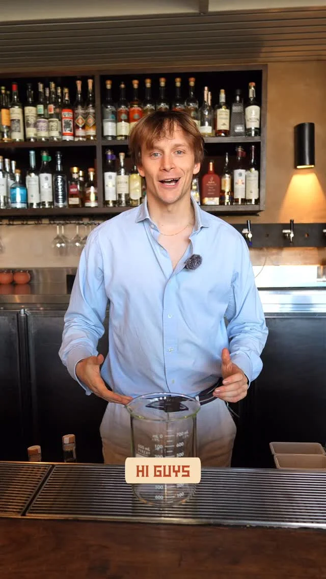 The Isla Blanca with Ted 🍹
•
#cocktail #whatsonsydney #rooftopbar #sydneyrooftops #tutorial